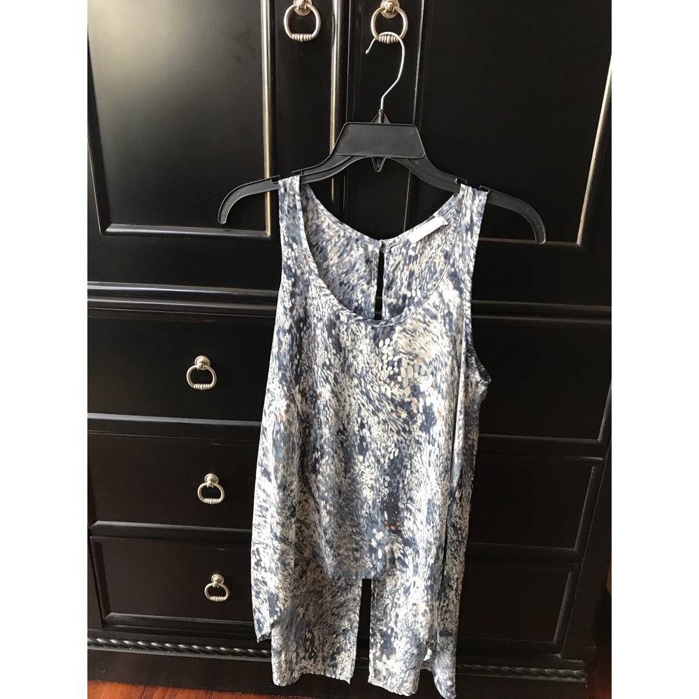 XS beautiful blue and white women’s tank top/tunic